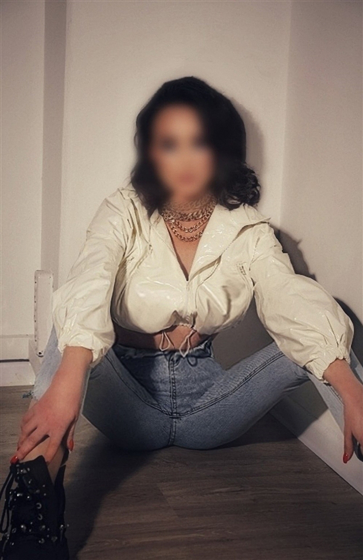 Профессионалка БЕЛЛА 24 лет подарит классический секс и позовет в гости